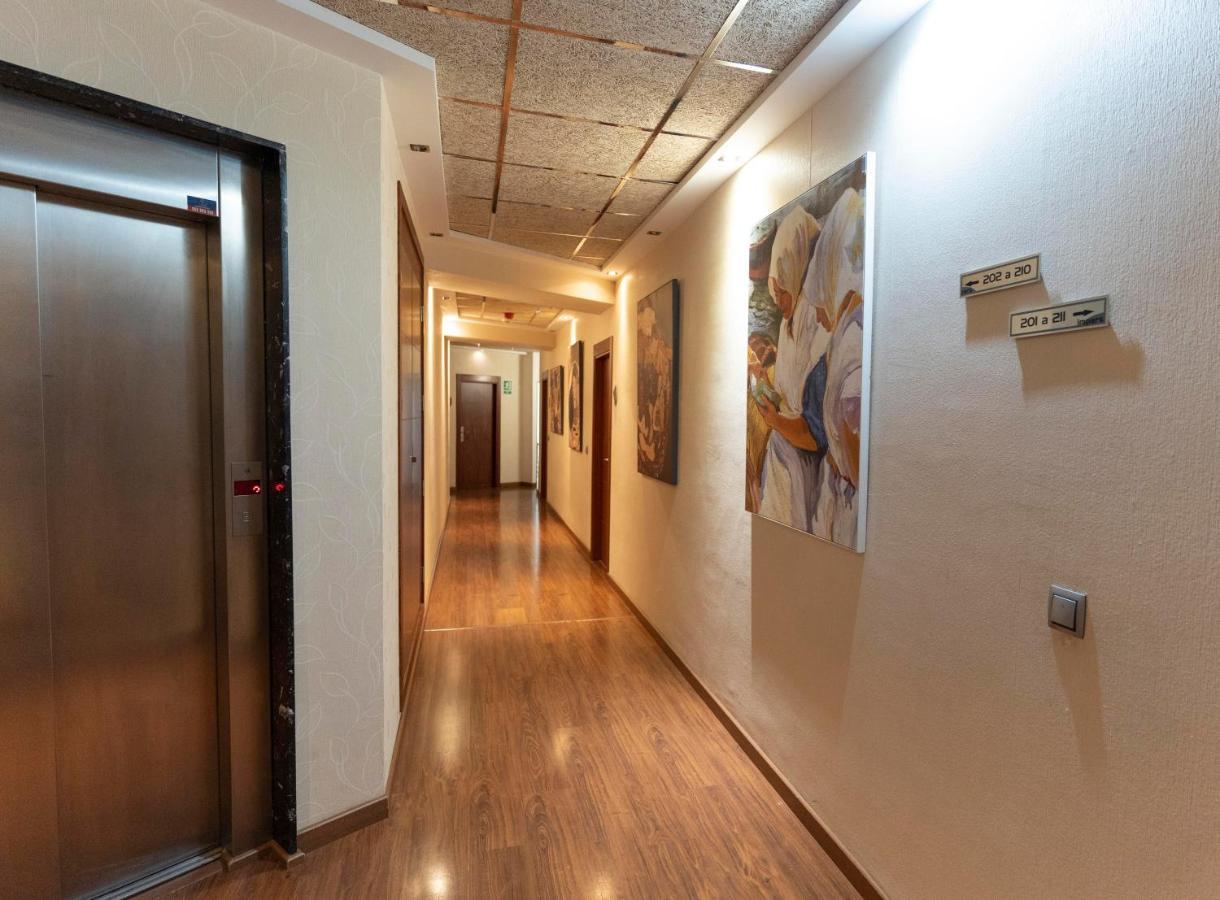 Hotel Lluna Alzira Buitenkant foto