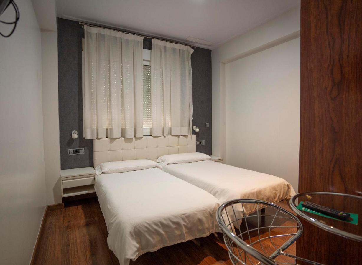 Hotel Lluna Alzira Buitenkant foto
